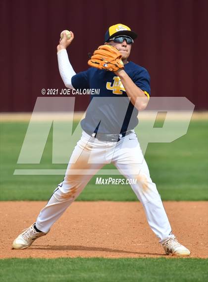 Thumbnail 2 in Davenport vs John Paul II (Comal Clash Tournament) photogallery.