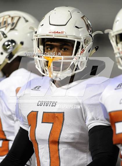 Thumbnail 3 in Orange Vista vs. Loara (CIF SS D13 Quarterfinal) photogallery.