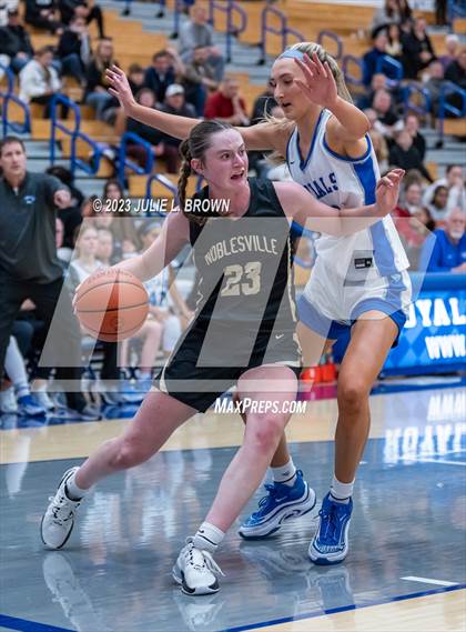 Thumbnail 2 in Noblesville @ Hamilton Southeastern photogallery.