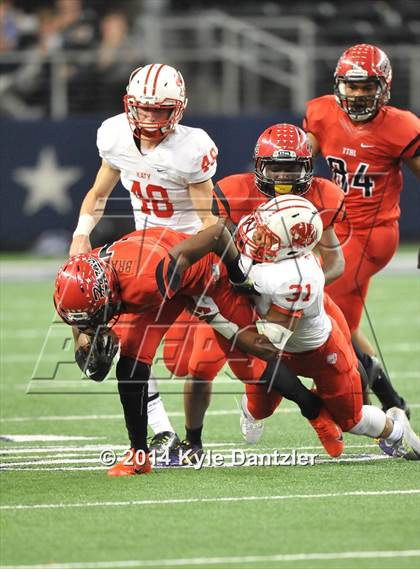 Thumbnail 3 in Cedar Hill vs. Katy (UIL 6A Division 2 Final) photogallery.