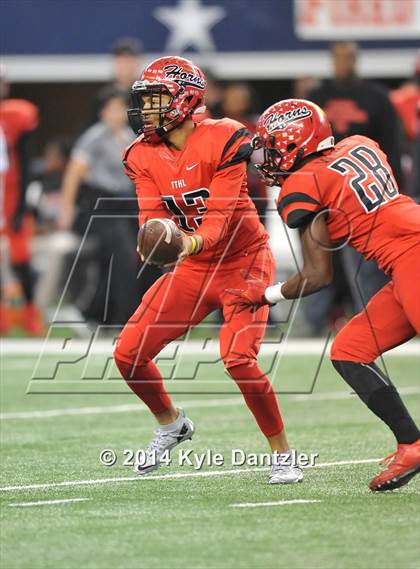 Thumbnail 1 in Cedar Hill vs. Katy (UIL 6A Division 2 Final) photogallery.