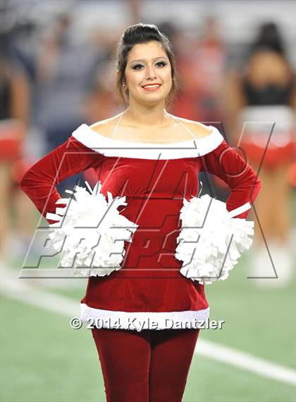 Thumbnail 2 in Cedar Hill vs. Katy (UIL 6A Division 2 Final) photogallery.