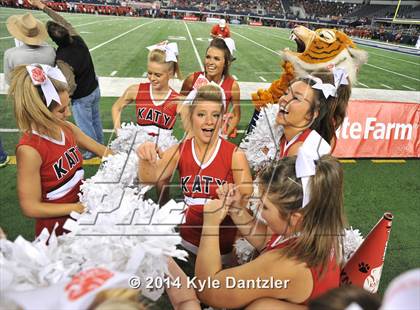 Thumbnail 1 in Cedar Hill vs. Katy (UIL 6A Division 2 Final) photogallery.