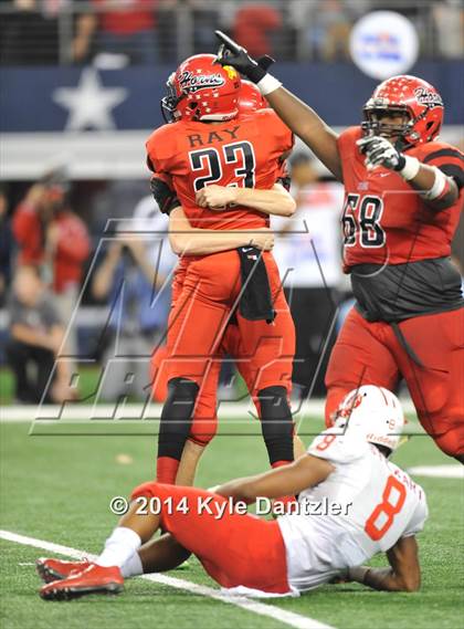 Thumbnail 1 in Cedar Hill vs. Katy (UIL 6A Division 2 Final) photogallery.