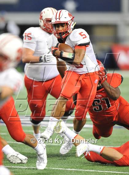 Thumbnail 2 in Cedar Hill vs. Katy (UIL 6A Division 2 Final) photogallery.