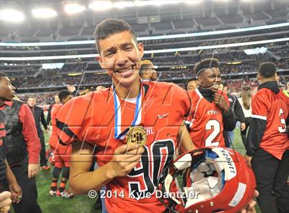 Thumbnail 3 in Cedar Hill vs. Katy (UIL 6A Division 2 Final) photogallery.