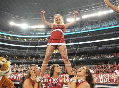 Thumbnail 2 in Cedar Hill vs. Katy (UIL 6A Division 2 Final) photogallery.