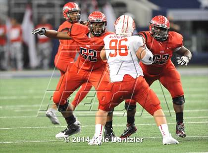 Thumbnail 1 in Cedar Hill vs. Katy (UIL 6A Division 2 Final) photogallery.