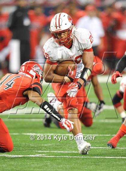 Thumbnail 2 in Cedar Hill vs. Katy (UIL 6A Division 2 Final) photogallery.