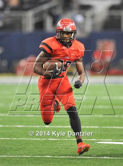 Thumbnail 2 in Cedar Hill vs. Katy (UIL 6A Division 2 Final) photogallery.