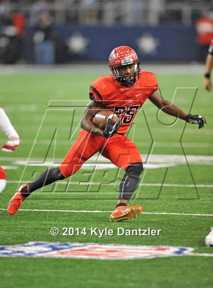 Thumbnail 3 in Cedar Hill vs. Katy (UIL 6A Division 2 Final) photogallery.