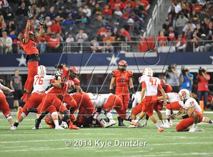 Thumbnail 2 in Cedar Hill vs. Katy (UIL 6A Division 2 Final) photogallery.