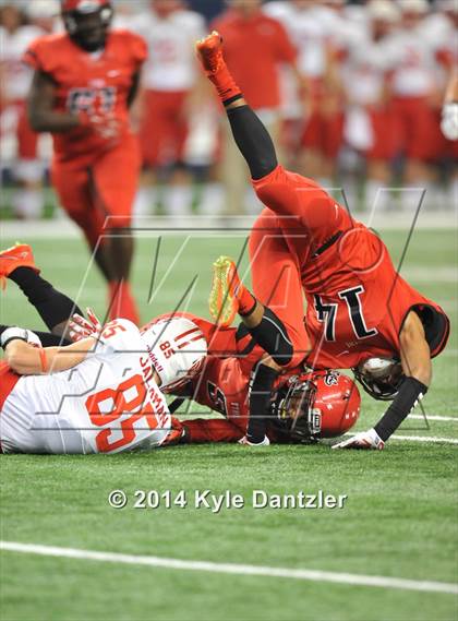 Thumbnail 3 in Cedar Hill vs. Katy (UIL 6A Division 2 Final) photogallery.