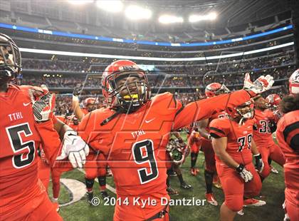 Thumbnail 2 in Cedar Hill vs. Katy (UIL 6A Division 2 Final) photogallery.