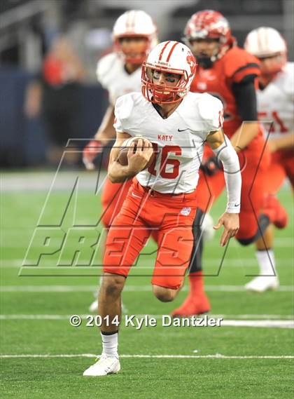 Thumbnail 2 in Cedar Hill vs. Katy (UIL 6A Division 2 Final) photogallery.