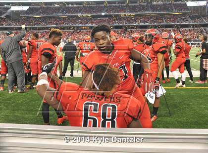 Thumbnail 1 in Cedar Hill vs. Katy (UIL 6A Division 2 Final) photogallery.