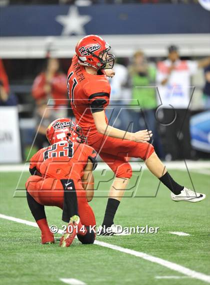 Thumbnail 1 in Cedar Hill vs. Katy (UIL 6A Division 2 Final) photogallery.