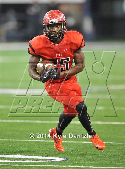 Thumbnail 2 in Cedar Hill vs. Katy (UIL 6A Division 2 Final) photogallery.