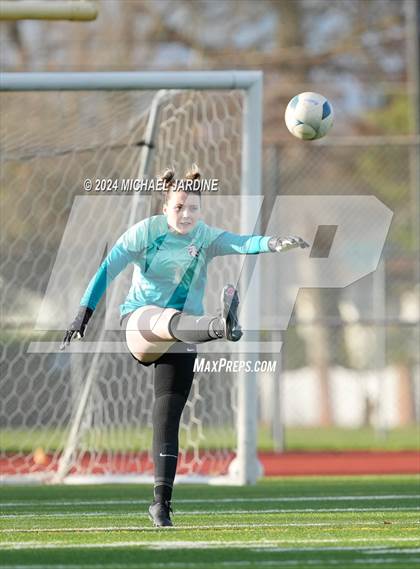 Thumbnail 3 in Seattle Prep vs Mt. Spokane (WIAA 3A Semifinal) photogallery.