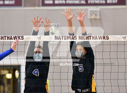Thumbnail 3 in Christian Brothers vs. Lincoln (CIF SJS D3 Final) photogallery.