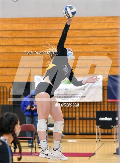 Thumbnail 1 in Christian Brothers vs. Lincoln (CIF SJS D3 Final) photogallery.
