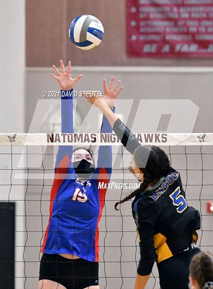 Thumbnail 2 in Christian Brothers vs. Lincoln (CIF SJS D3 Final) photogallery.
