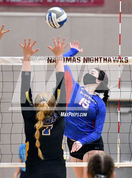 Thumbnail 3 in Christian Brothers vs. Lincoln (CIF SJS D3 Final) photogallery.