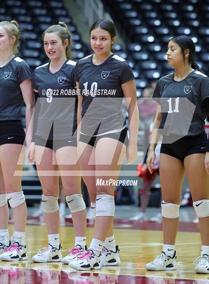 Thumbnail 3 in Randall vs. Hargrave (UIL 4A Semifinal) photogallery.