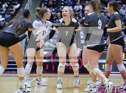 Thumbnail 1 in Randall vs. Hargrave (UIL 4A Semifinal) photogallery.