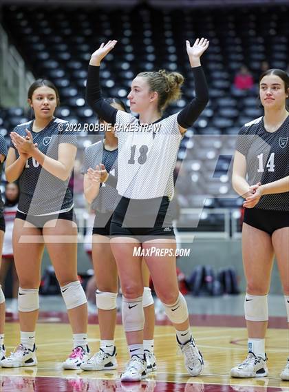Thumbnail 1 in Randall vs. Hargrave (UIL 4A Semifinal) photogallery.