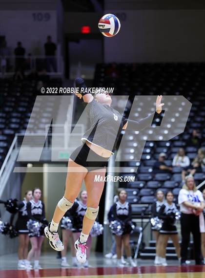 Thumbnail 1 in Randall vs. Hargrave (UIL 4A Semifinal) photogallery.