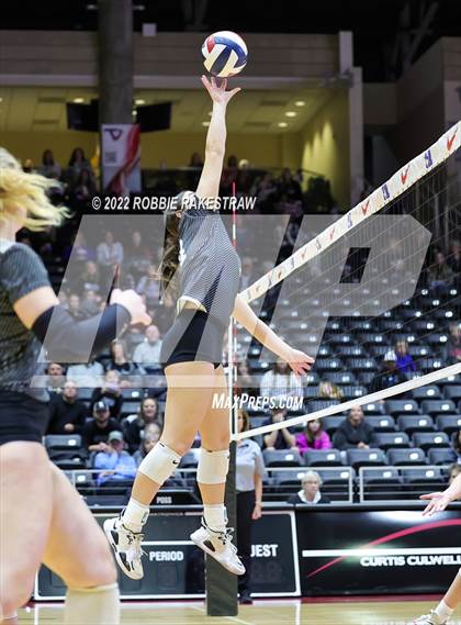 Thumbnail 2 in Randall vs. Hargrave (UIL 4A Semifinal) photogallery.