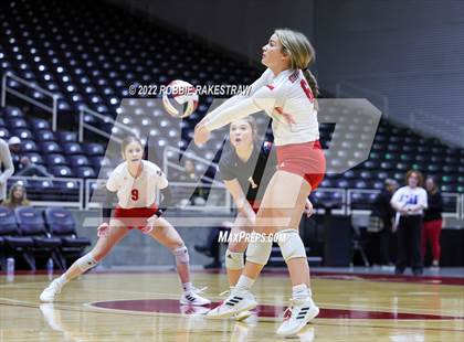Thumbnail 1 in Randall vs. Hargrave (UIL 4A Semifinal) photogallery.