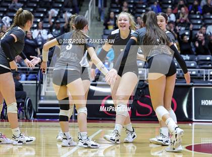 Thumbnail 2 in Randall vs. Hargrave (UIL 4A Semifinal) photogallery.