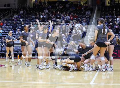 Thumbnail 2 in Randall vs. Hargrave (UIL 4A Semifinal) photogallery.