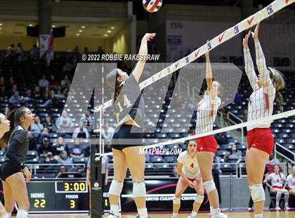 Thumbnail 3 in Randall vs. Hargrave (UIL 4A Semifinal) photogallery.