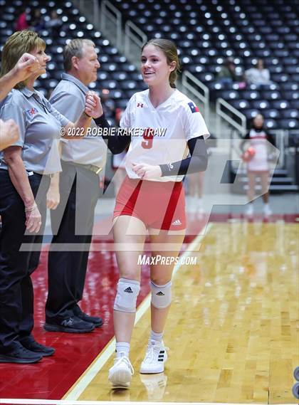 Thumbnail 2 in Randall vs. Hargrave (UIL 4A Semifinal) photogallery.
