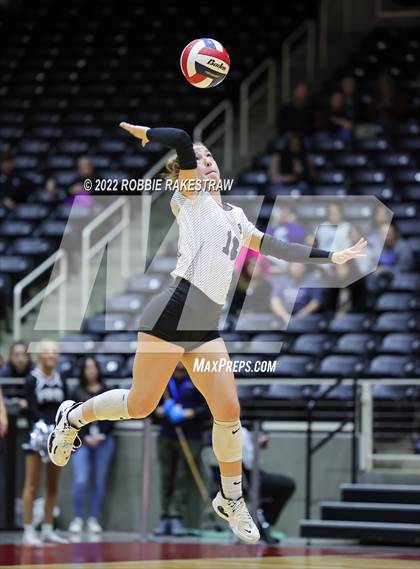 Thumbnail 2 in Randall vs. Hargrave (UIL 4A Semifinal) photogallery.