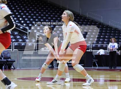 Thumbnail 2 in Randall vs. Hargrave (UIL 4A Semifinal) photogallery.