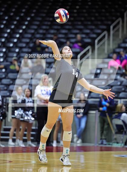 Thumbnail 2 in Randall vs. Hargrave (UIL 4A Semifinal) photogallery.