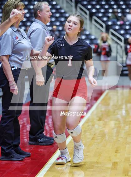 Thumbnail 1 in Randall vs. Hargrave (UIL 4A Semifinal) photogallery.