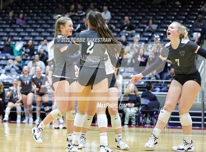 Thumbnail 1 in Randall vs. Hargrave (UIL 4A Semifinal) photogallery.