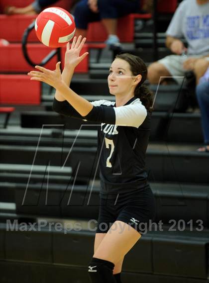 Thumbnail 2 in Fort Mill vs. York (Nation Ford Invitational) photogallery.