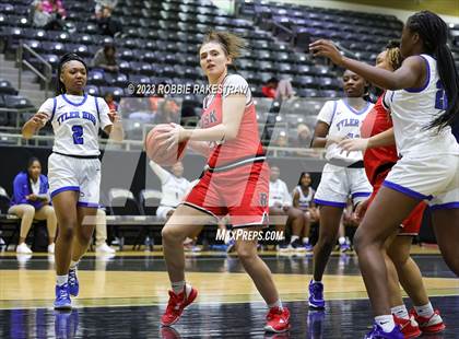Thumbnail 3 in Rusk vs Tyler (Kaufman Holiday Tournament) photogallery.
