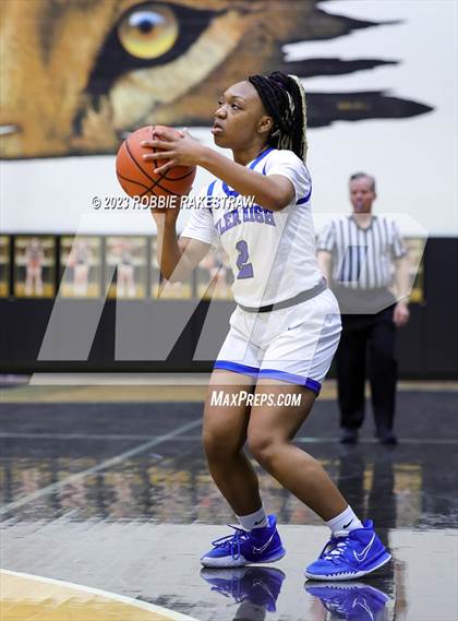 Thumbnail 2 in Rusk vs Tyler (Kaufman Holiday Tournament) photogallery.