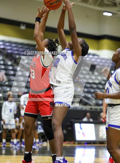 Thumbnail 3 in Rusk vs Tyler (Kaufman Holiday Tournament) photogallery.