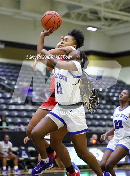 Thumbnail 3 in Rusk vs Tyler (Kaufman Holiday Tournament) photogallery.