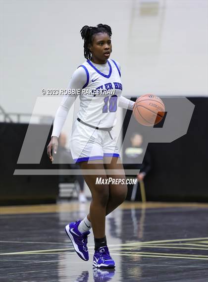 Thumbnail 1 in Rusk vs Tyler (Kaufman Holiday Tournament) photogallery.