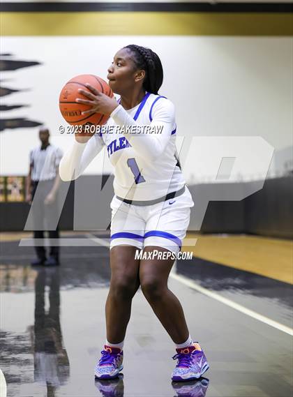 Thumbnail 3 in Rusk vs Tyler (Kaufman Holiday Tournament) photogallery.