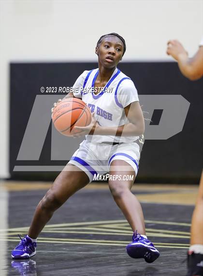 Thumbnail 1 in Rusk vs Tyler (Kaufman Holiday Tournament) photogallery.